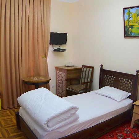Hotel Madina-Mehribon à Boukhara Extérieur photo